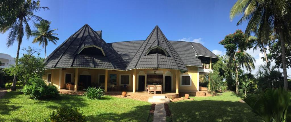 Diani Beach-Villa Kirsch Galu Exteriör bild