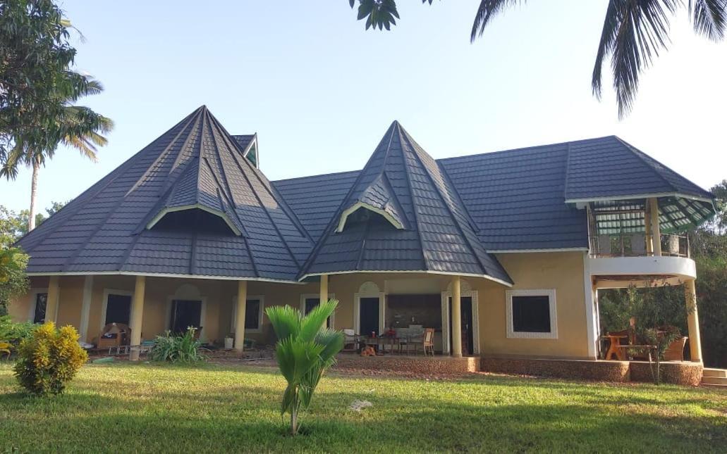 Diani Beach-Villa Kirsch Galu Exteriör bild