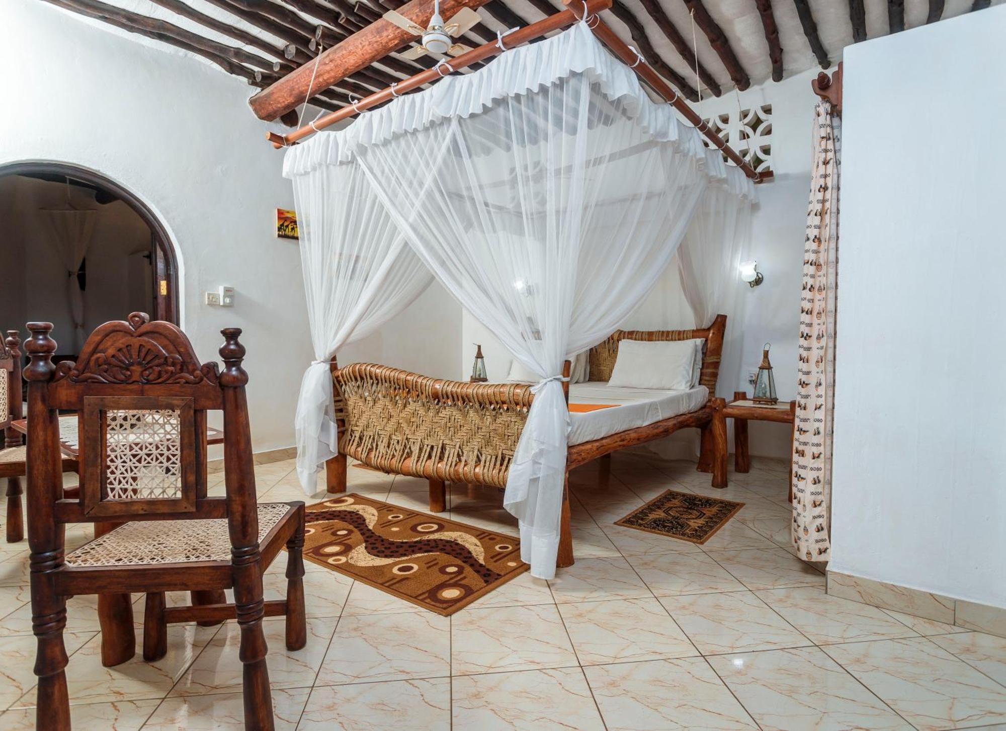 Diani Beach-Villa Kirsch Galu Exteriör bild