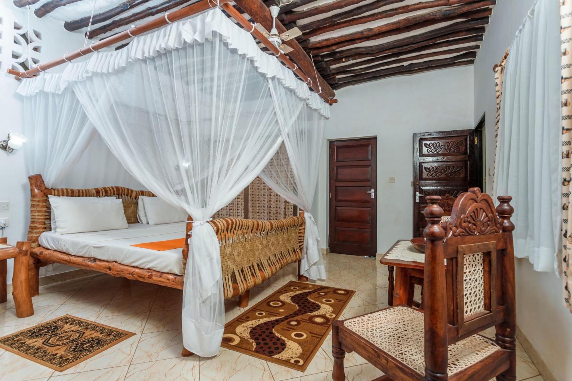 Diani Beach-Villa Kirsch Galu Exteriör bild