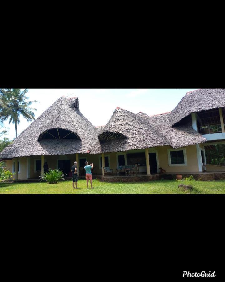 Diani Beach-Villa Kirsch Galu Exteriör bild